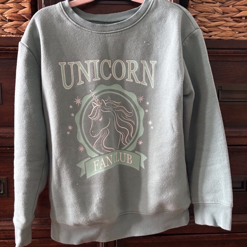 Unicorn Fan Club crew neck sweatshirt in size M softest fleece